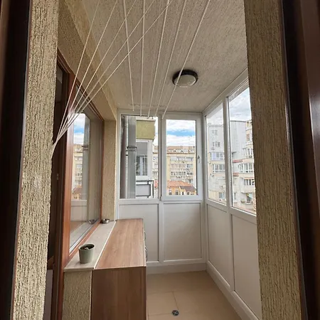 Sunwave 2 Bedrooms Center Apartment *